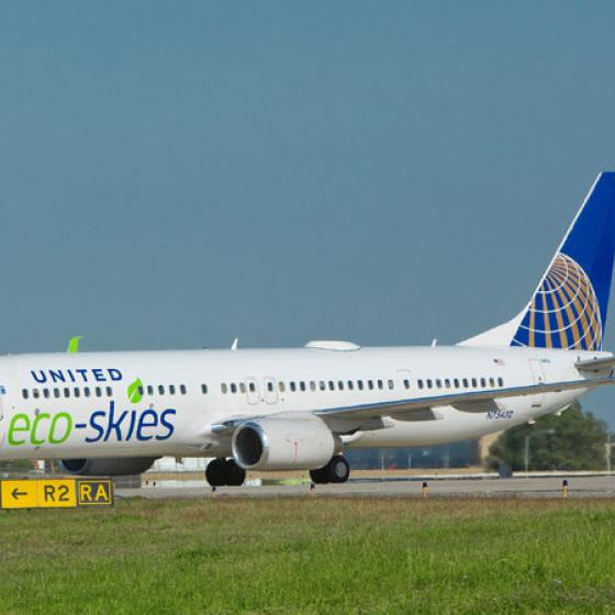 united airlines plane